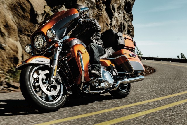 2015-Harley-Davidson-FLHTCUL-ElectraGlideUltraClassicLow1